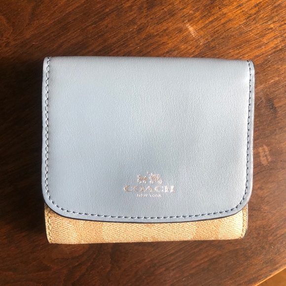Coach Handbags - NEW WITH TAGS COACH WALLET
